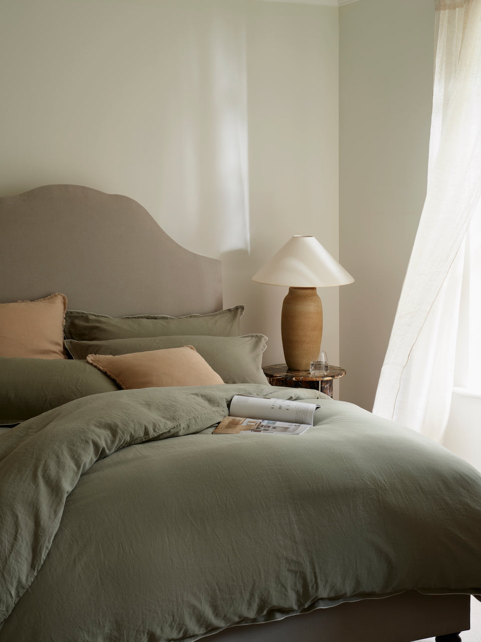 Lys Ceramic Table Lamp 4